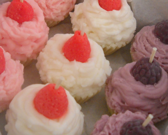 Mini soy cupcake candle sampler, gift set, Vanilla Buttercream, Strawberry Shortcake, Raspberry Cream