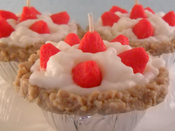 Strawberry Short Cake Scented Pie Candle, Handmade, Soy Wax