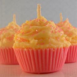 4 Mini Pink Lemonade Cupcake Candles...Made with all natural soy wax