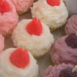 Mini soy cupcake candle sampler, gift set, Vanilla Buttercream, Strawberry Shortcake, Raspberry Cream